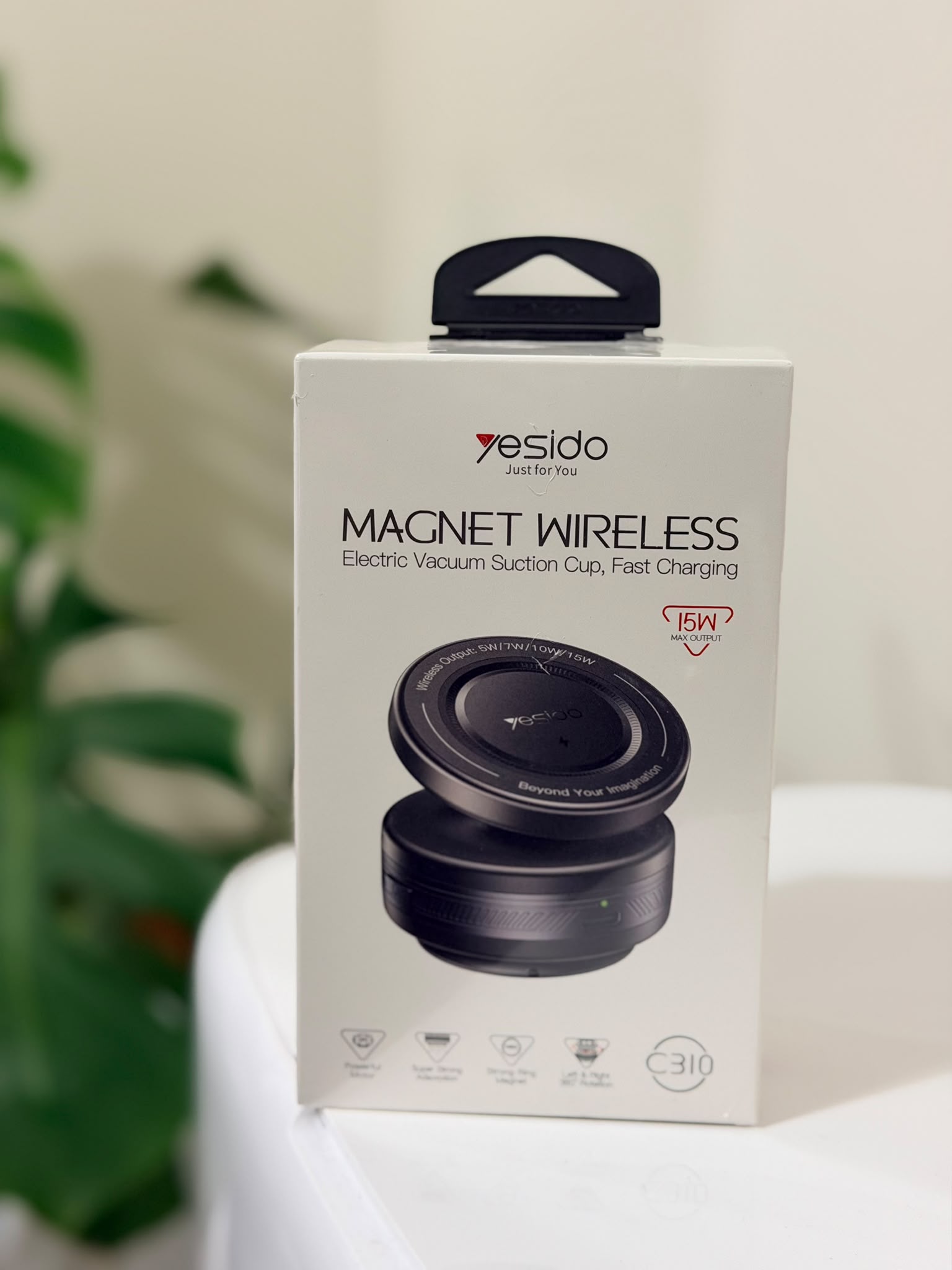 Yesido-Magnet-wireless-charger-for-car